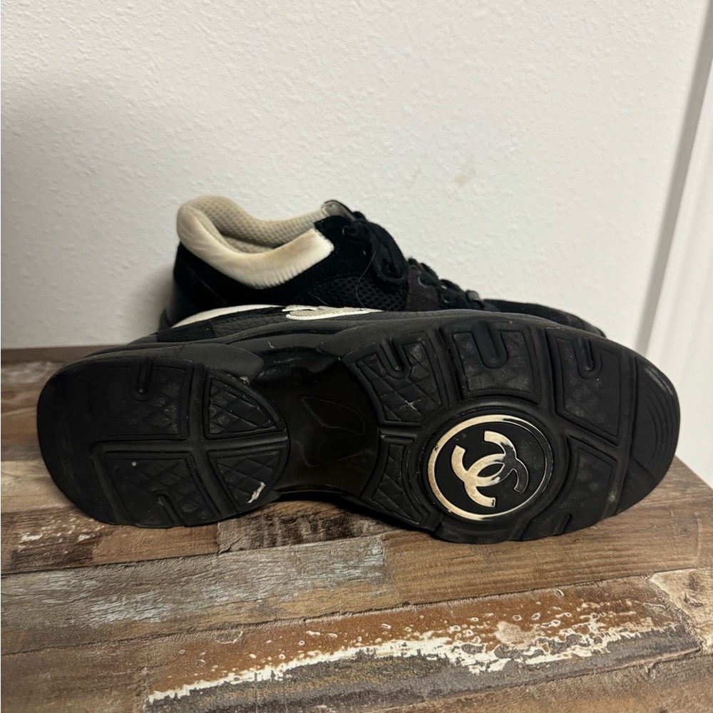 CHANEL Black and White sneakers size 39 - Picture 2 of 5